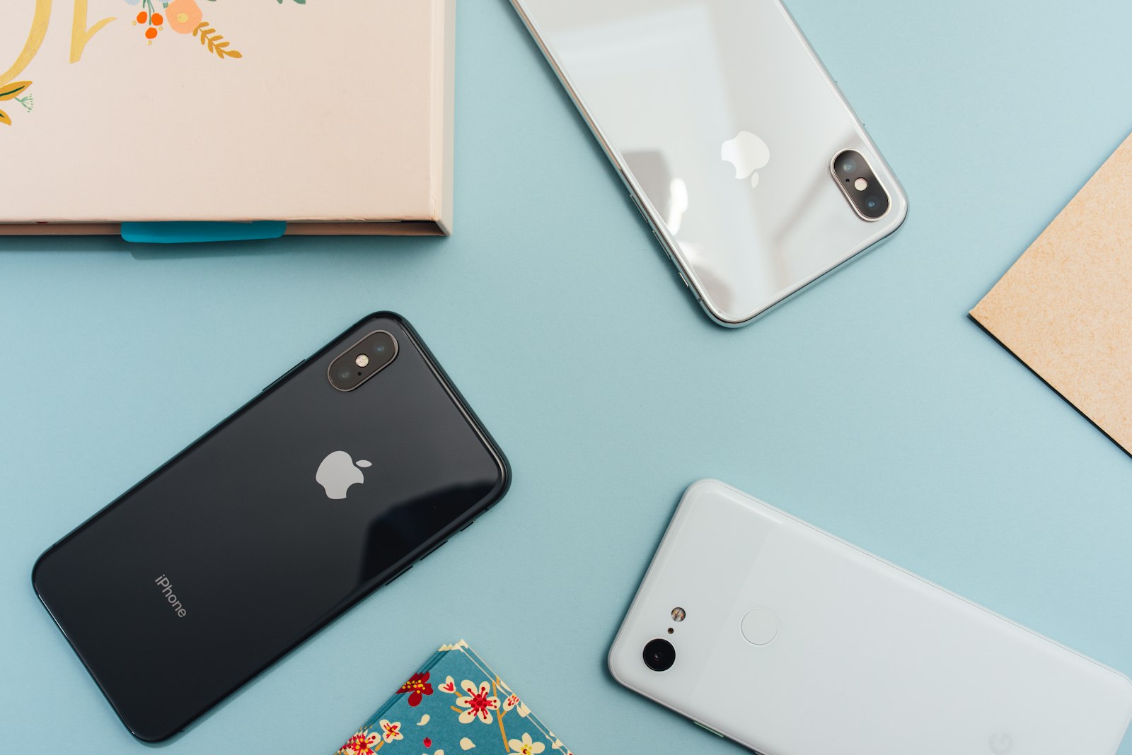 iPhone showing a messaging conversation — Photo on Unsplash